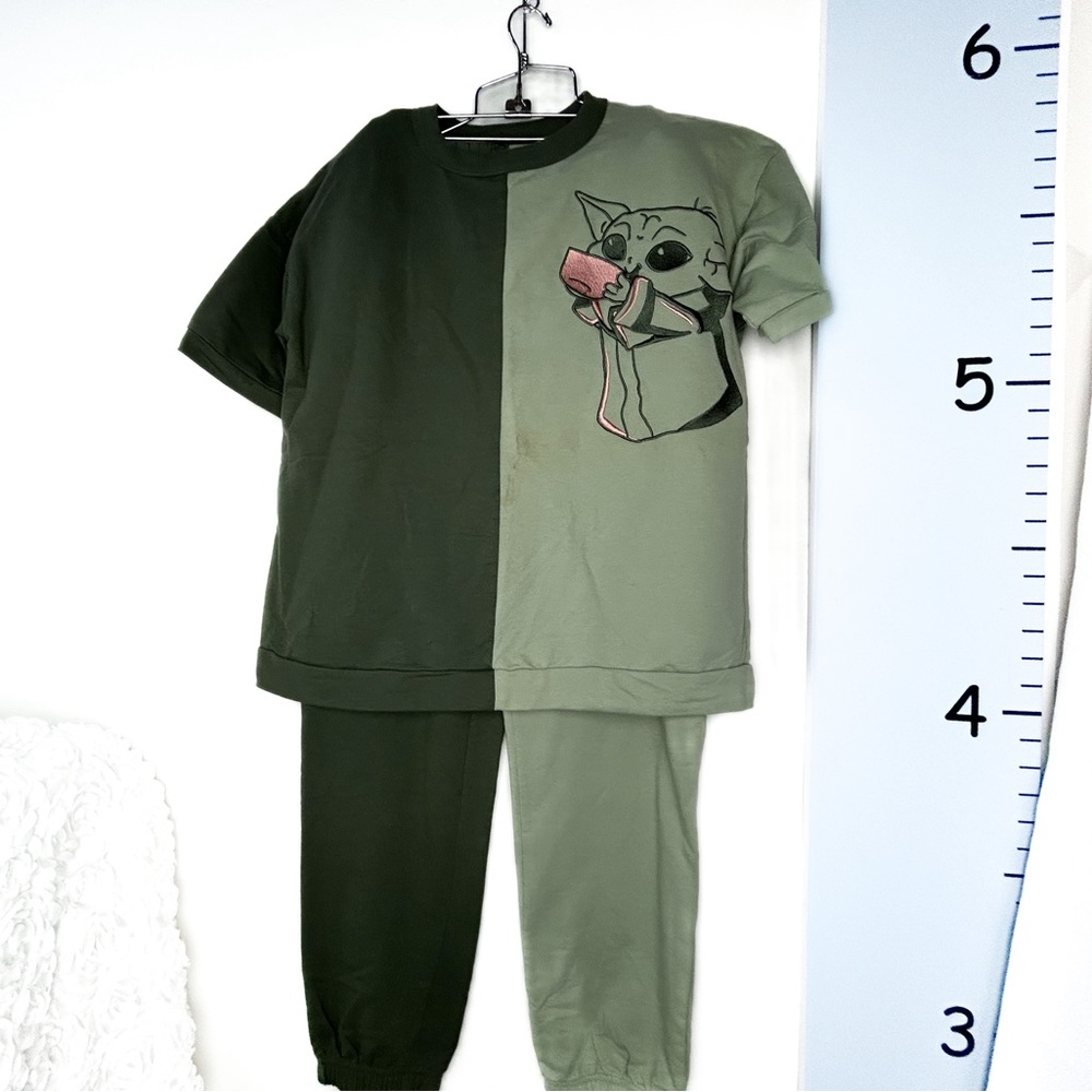 Star Wars Green 2-Tone "Snacker" Mandalorian Baby Grogu 2PC Pajama Set Small 4-6